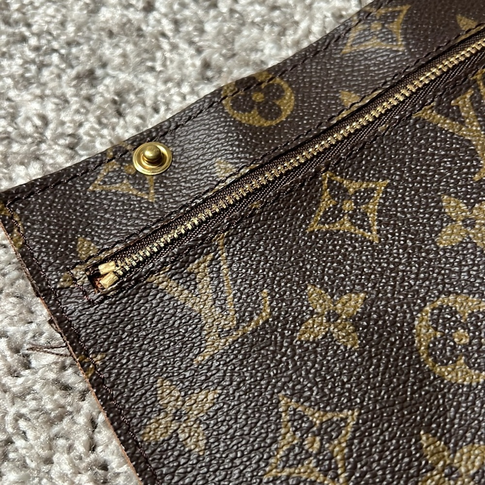 Louis Vuitton Randonnee pouch - Picture 3 of 11